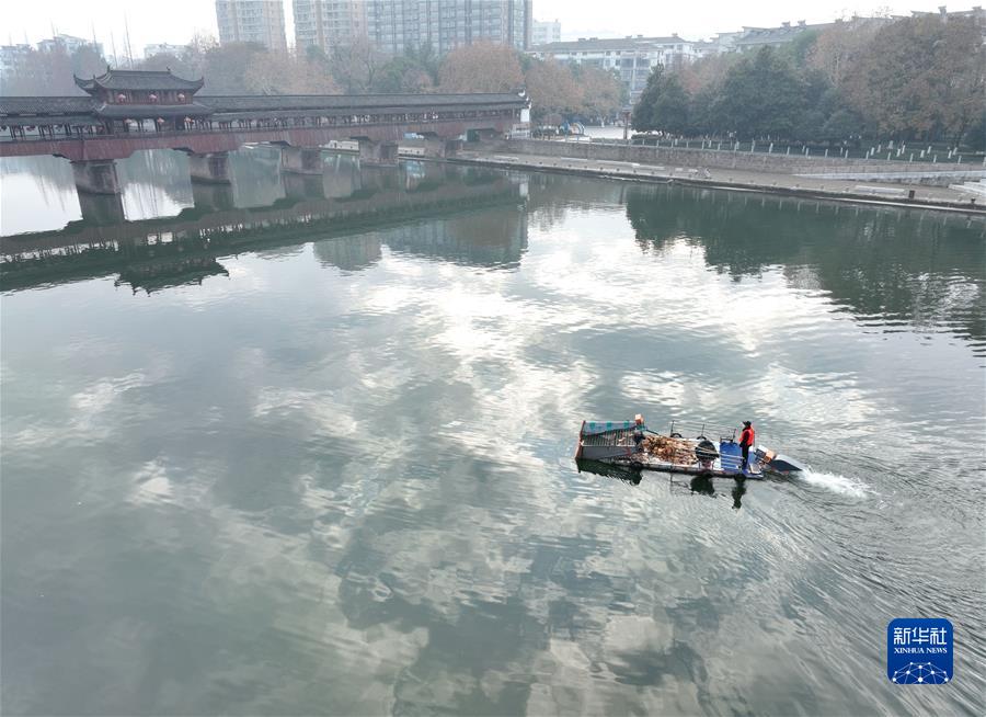 #（社會(huì)）（10）堅(jiān)守崗位迎新年