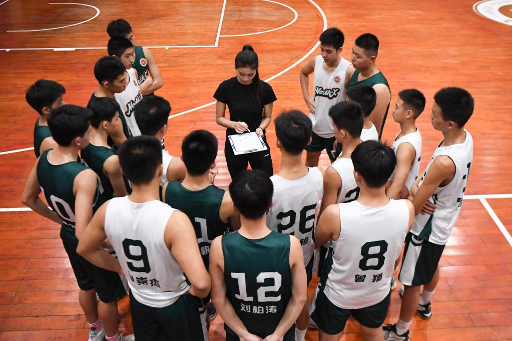 新華全媒+｜是教師也是教練，這個“95后”女孩帶出全國冠軍