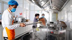 新華全媒＋丨山東惠民：“孝善食堂”烹出養老敬老“幸福餐”