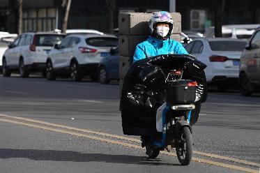 今年過年，開車回家！——“95后”騎手李文達成了年度“小目標”