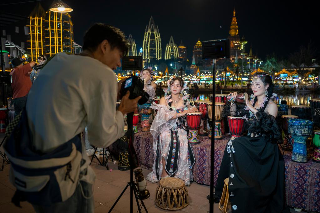 特色旅拍拉動傣鄉“夜經濟”