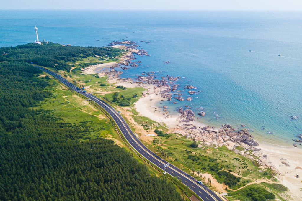 海南環島旅游公路主線路基段建設完成