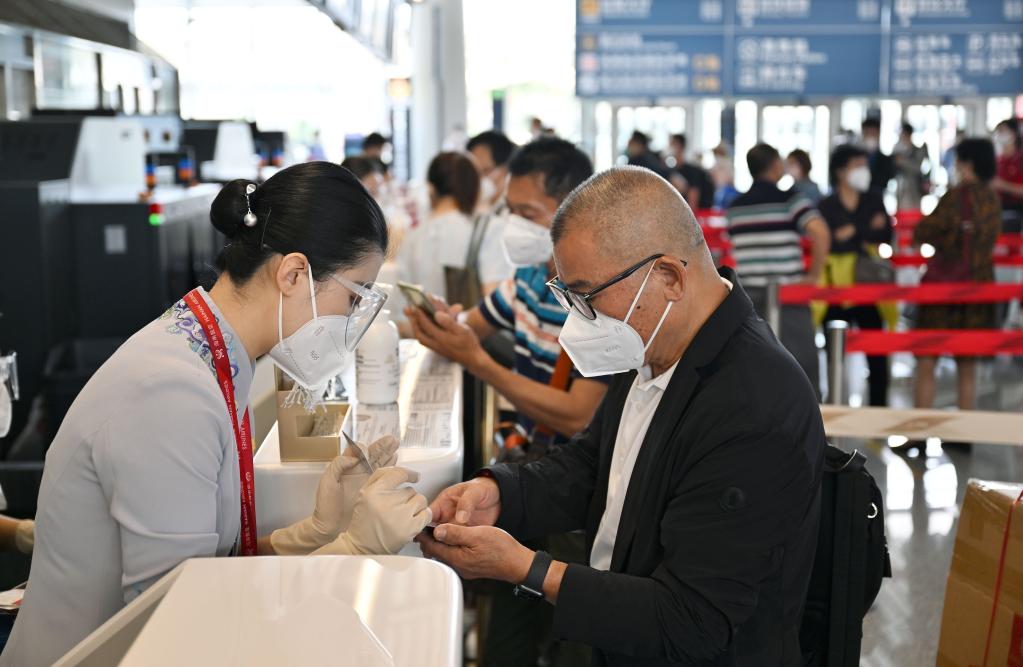 ?？诨謴?fù)國際及地區(qū)客運航線
