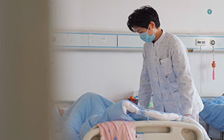 做人民的代表，為人民辦實事