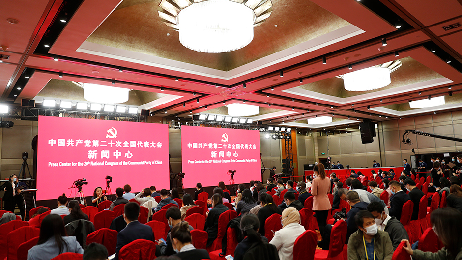 第一場(chǎng)集體采訪(fǎng)前分會(huì)場(chǎng)現(xiàn)場(chǎng)